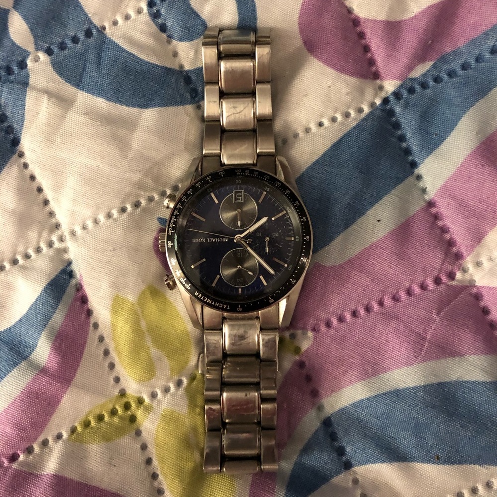 Men’s Micheal Kors Watch - Picture 3 of 4